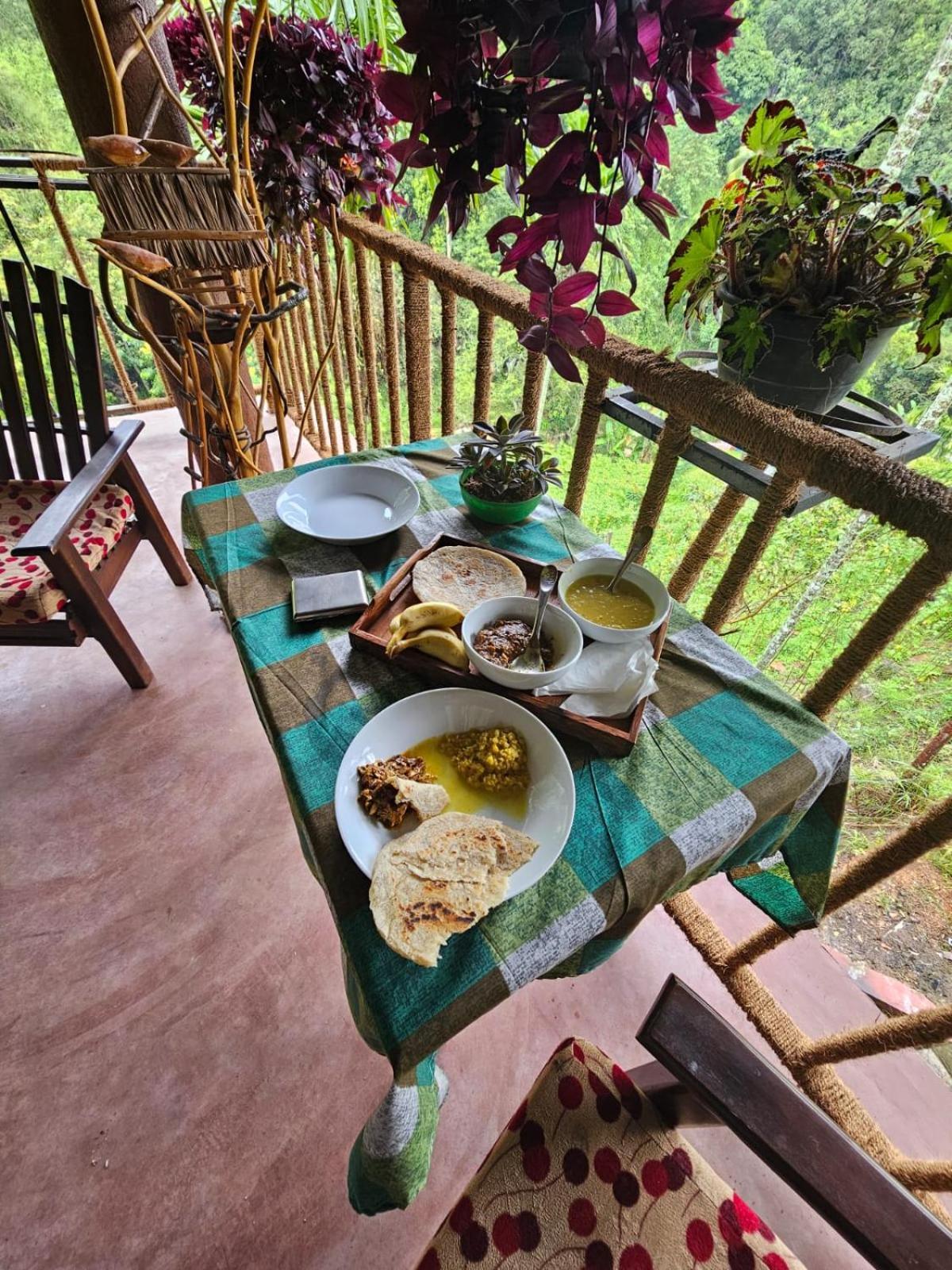 Creek Downhills Bed & Breakfast Ella Bagian luar foto