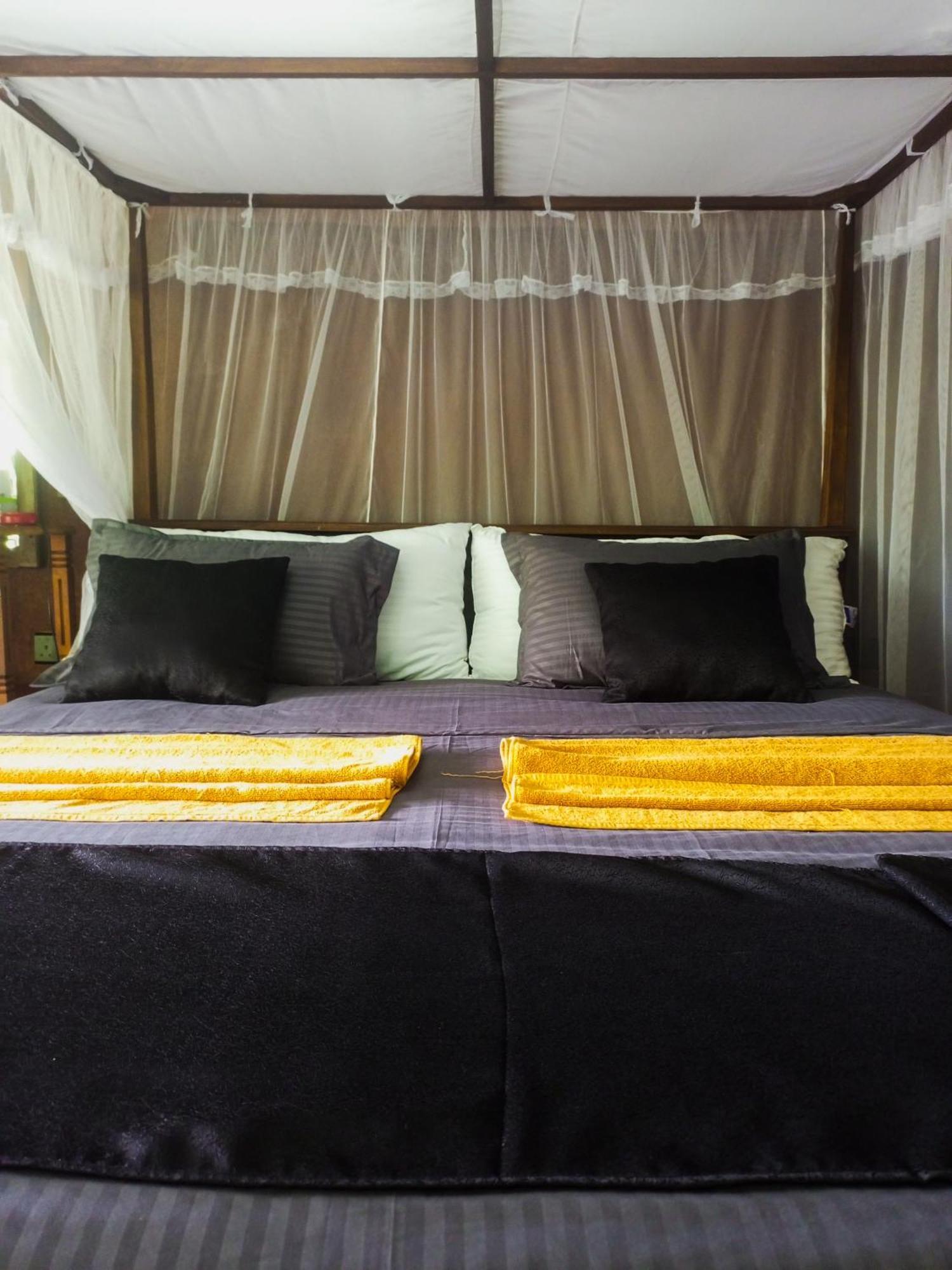 Creek Downhills Bed & Breakfast Ella Bagian luar foto