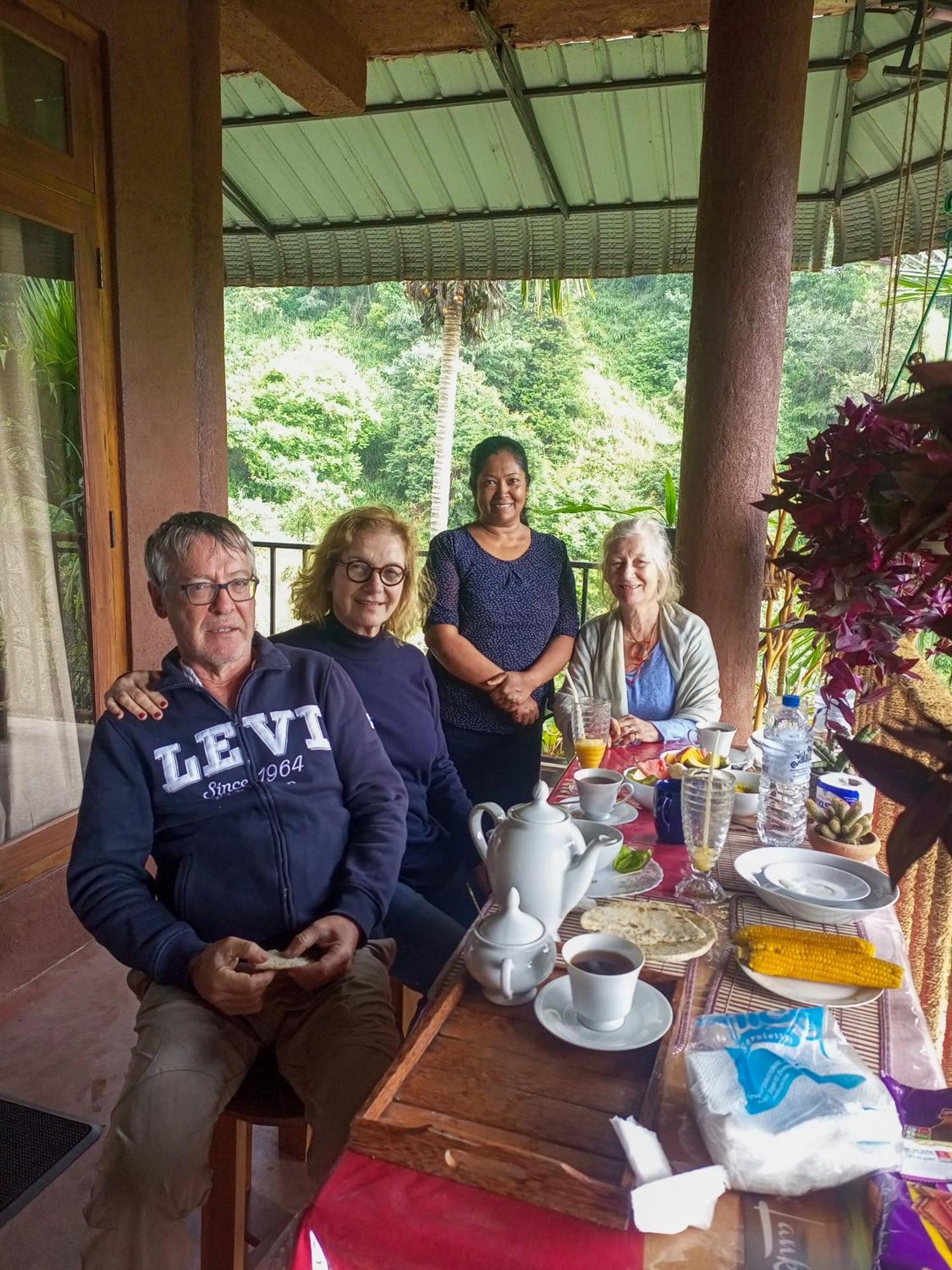 Creek Downhills Bed & Breakfast Ella Bagian luar foto